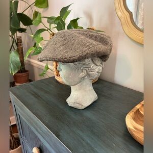 Totes men’s Large Cabbie Newsboys hat brown cap.